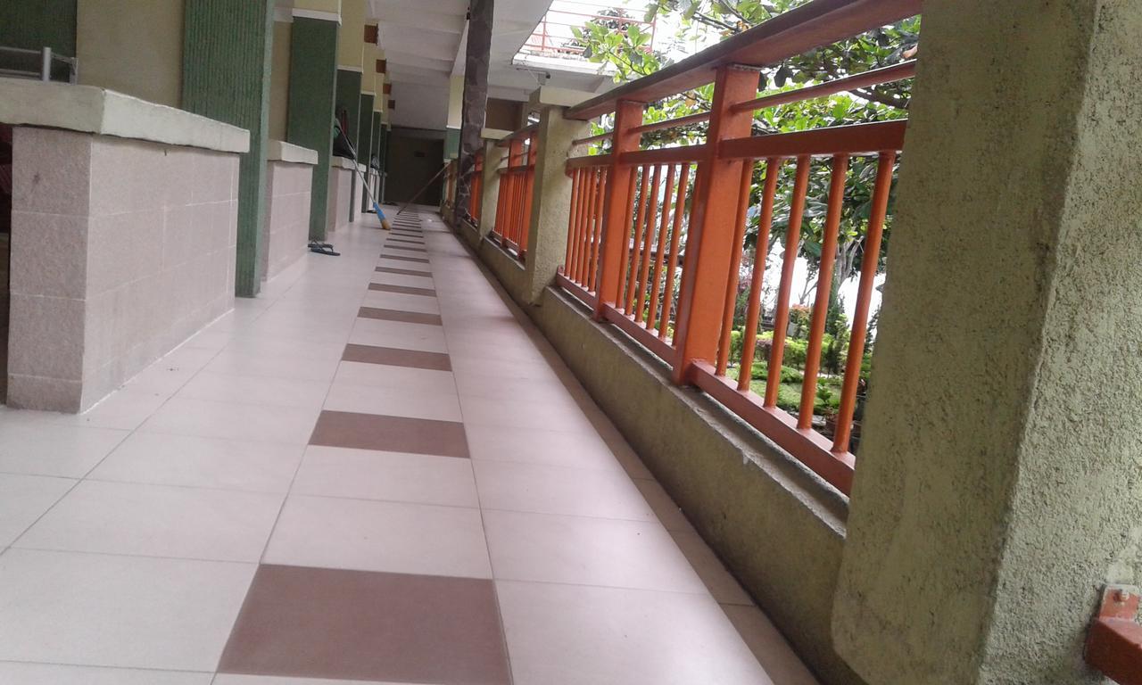 Pandu Lakeside Hotel Parapat Buitenkant foto