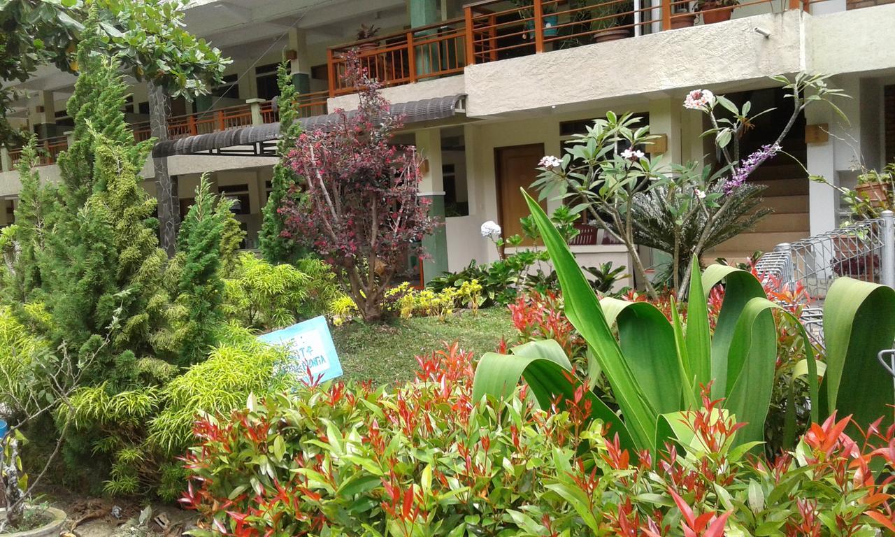 Pandu Lakeside Hotel Parapat Buitenkant foto