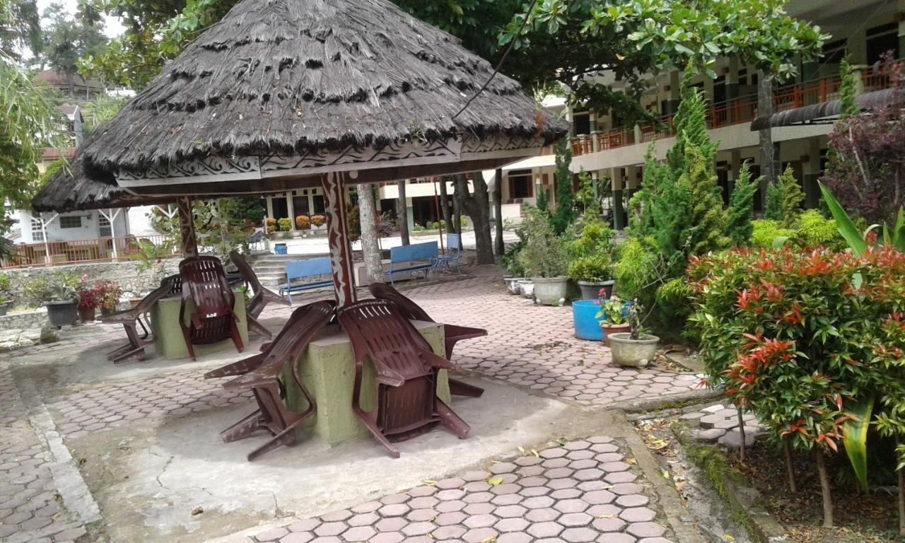 Pandu Lakeside Hotel Parapat Buitenkant foto