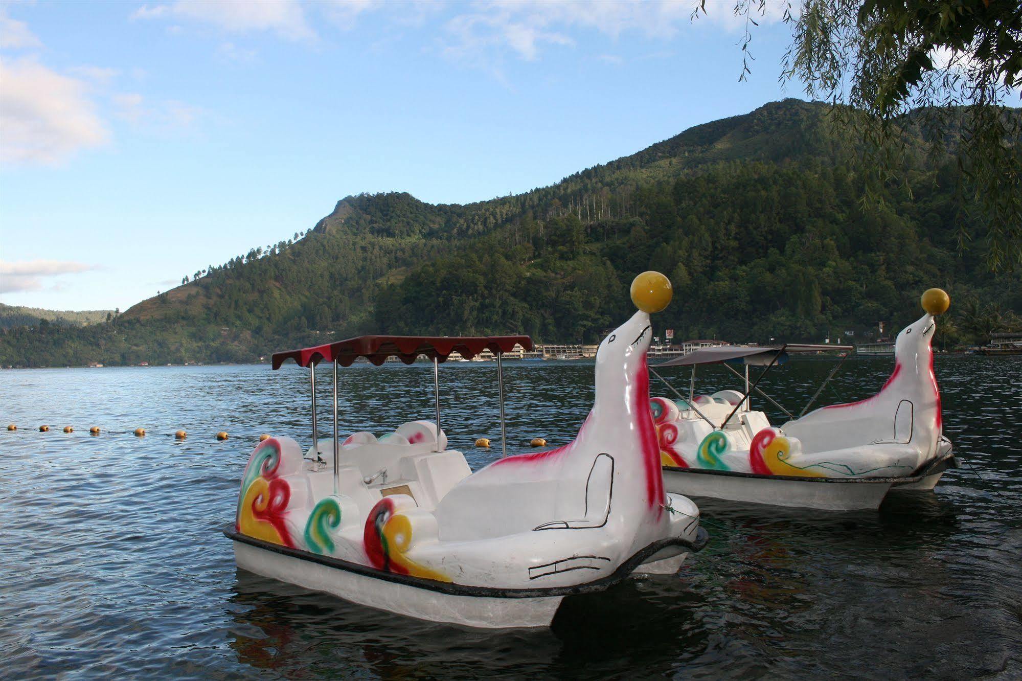 Pandu Lakeside Hotel Parapat Buitenkant foto