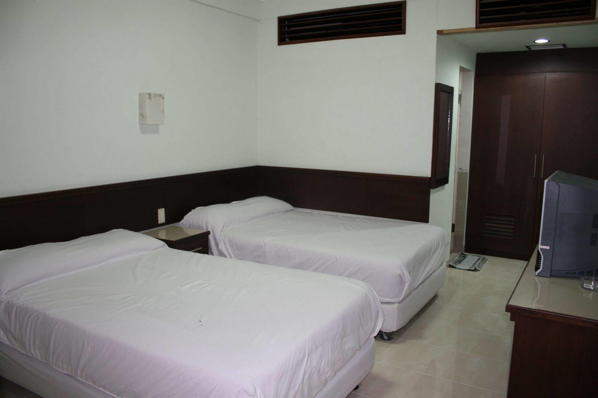 Pandu Lakeside Hotel Parapat Buitenkant foto