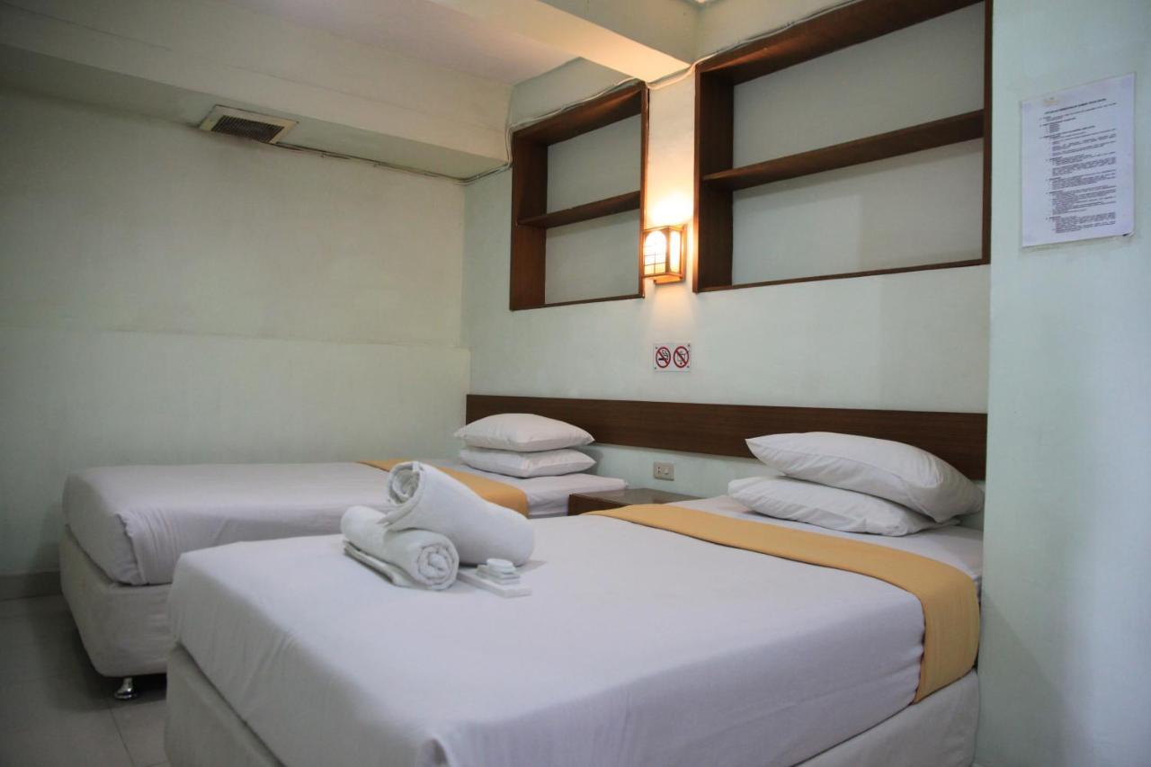 Pandu Lakeside Hotel Parapat Buitenkant foto