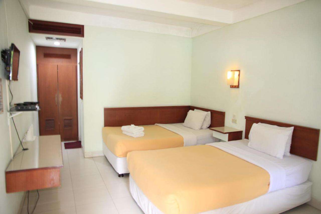 Pandu Lakeside Hotel Parapat Buitenkant foto