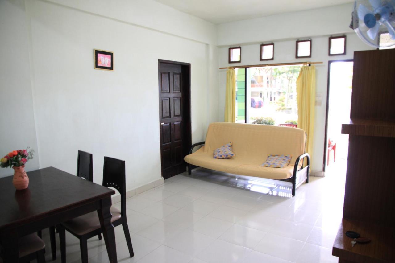 Pandu Lakeside Hotel Parapat Buitenkant foto