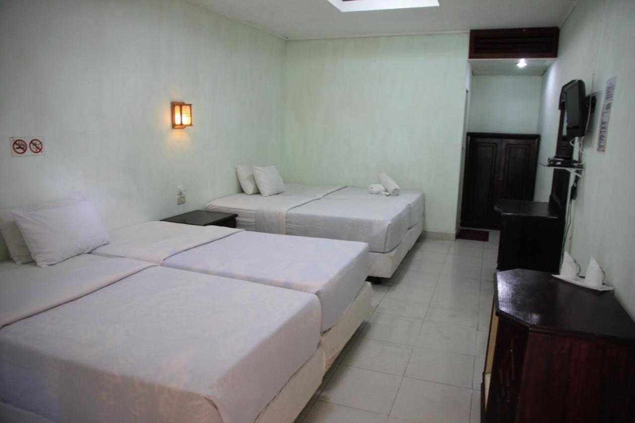 Pandu Lakeside Hotel Parapat Buitenkant foto