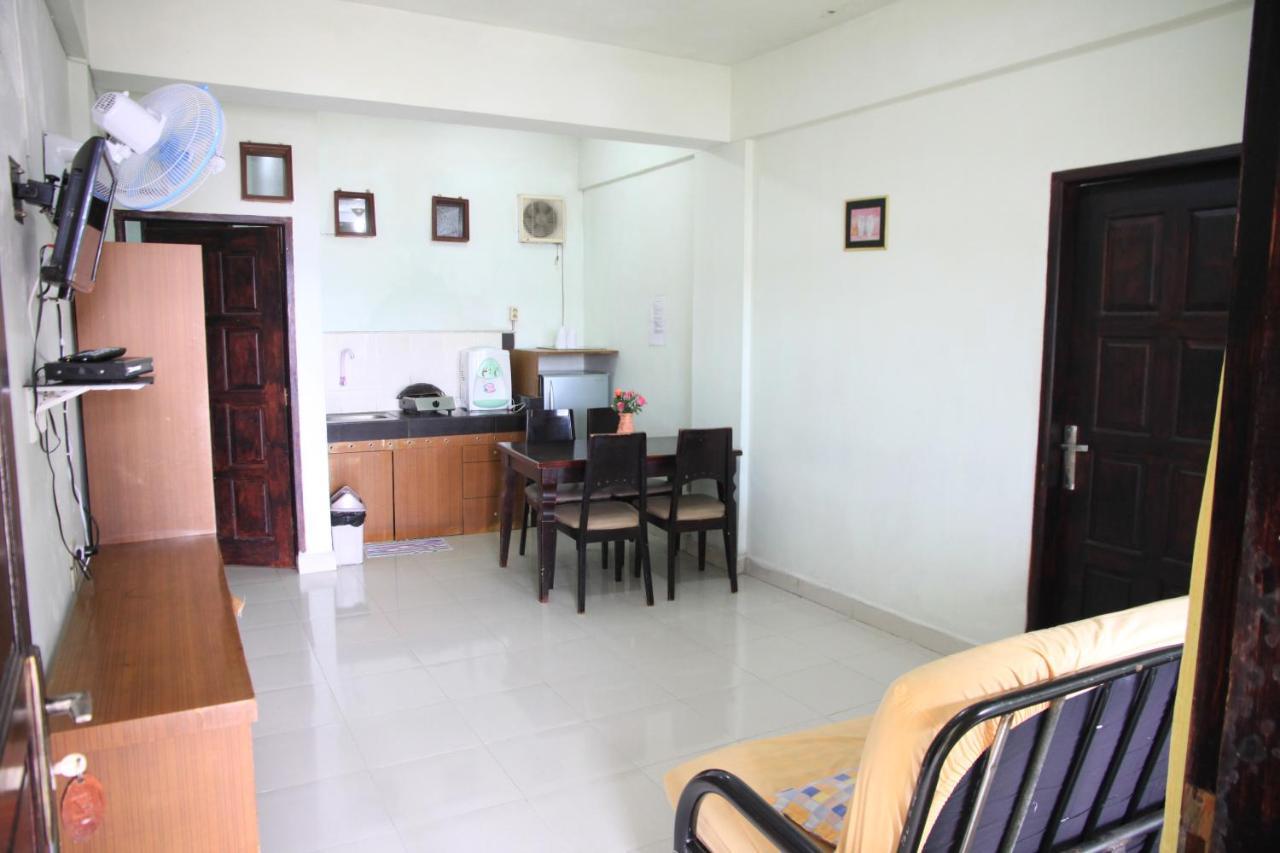 Pandu Lakeside Hotel Parapat Buitenkant foto