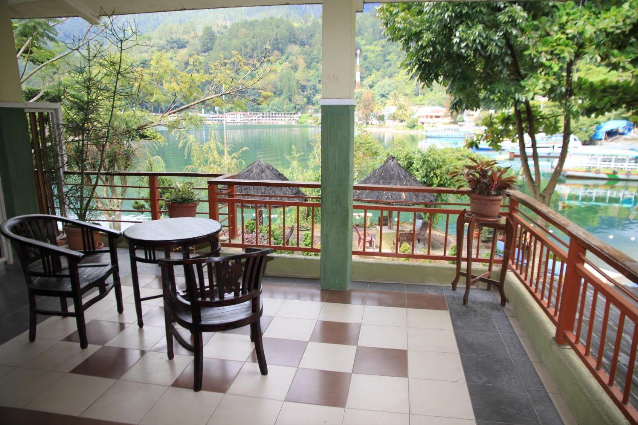 Pandu Lakeside Hotel Parapat Buitenkant foto