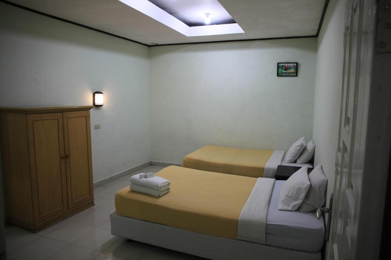 Pandu Lakeside Hotel Parapat Buitenkant foto