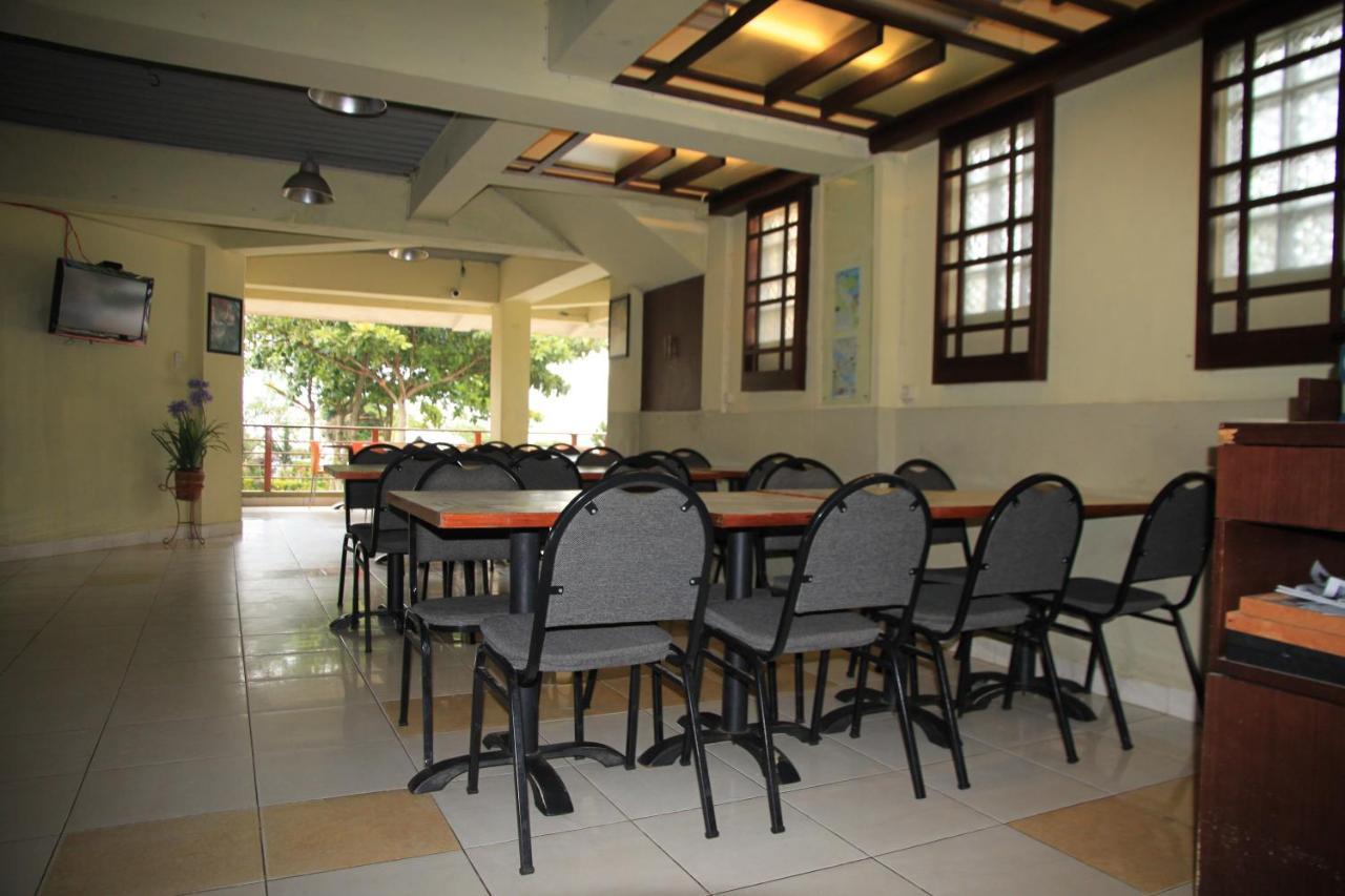 Pandu Lakeside Hotel Parapat Buitenkant foto