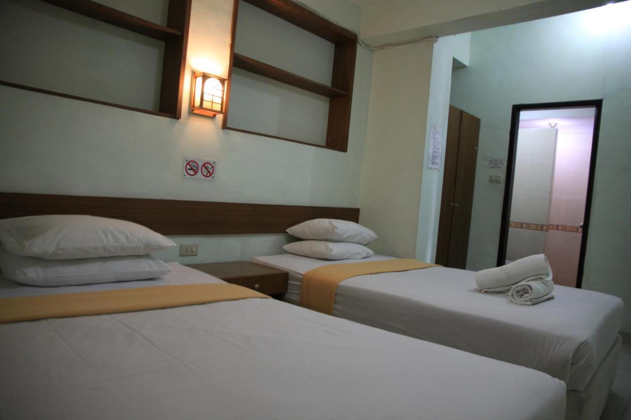 Pandu Lakeside Hotel Parapat Buitenkant foto