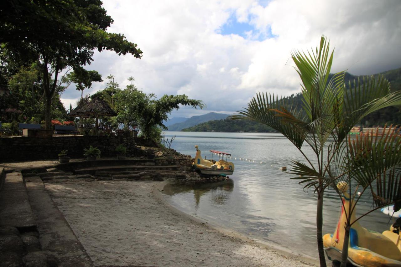 Pandu Lakeside Hotel Parapat Buitenkant foto