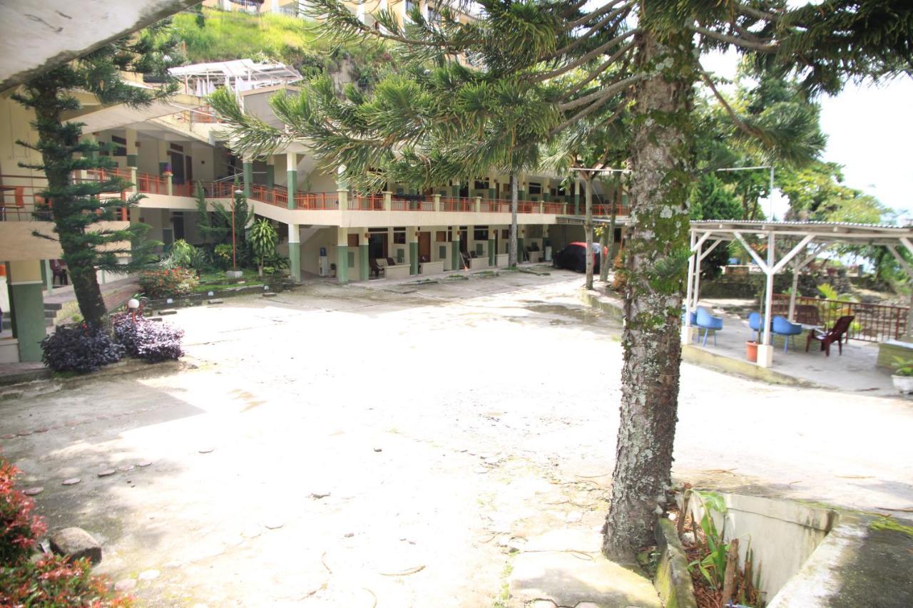 Pandu Lakeside Hotel Parapat Buitenkant foto