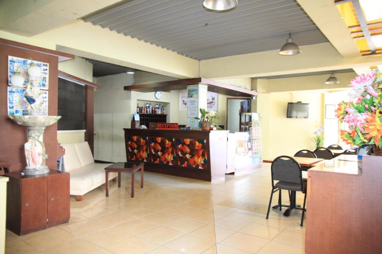 Pandu Lakeside Hotel Parapat Buitenkant foto