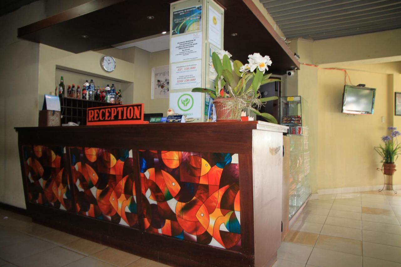 Pandu Lakeside Hotel Parapat Buitenkant foto